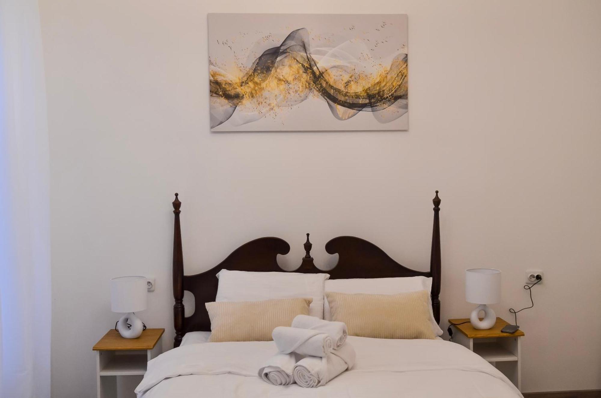 Main Street Retreat Apartment With Free Parking Сараево Екстериор снимка