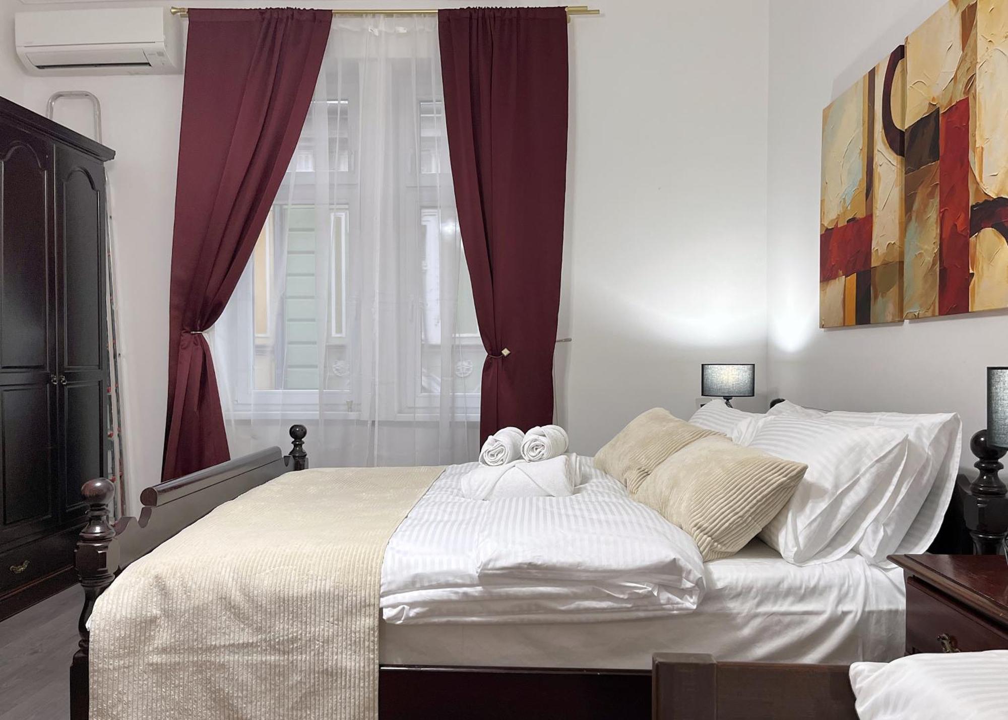 Main Street Retreat Apartment With Free Parking Сараево Екстериор снимка