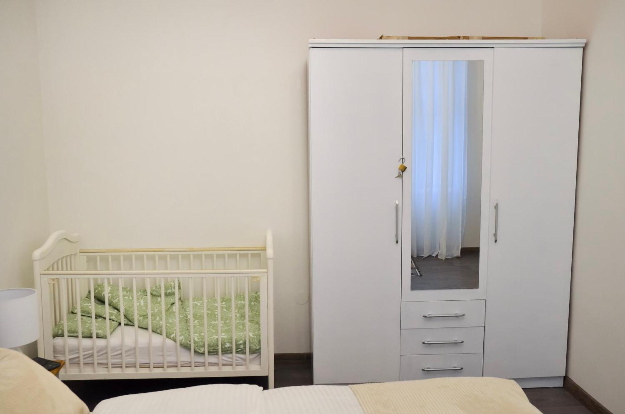 Main Street Retreat Apartment With Free Parking Сараево Екстериор снимка