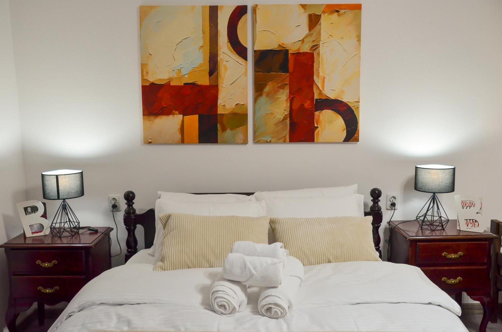 Main Street Retreat Apartment With Free Parking Сараево Екстериор снимка